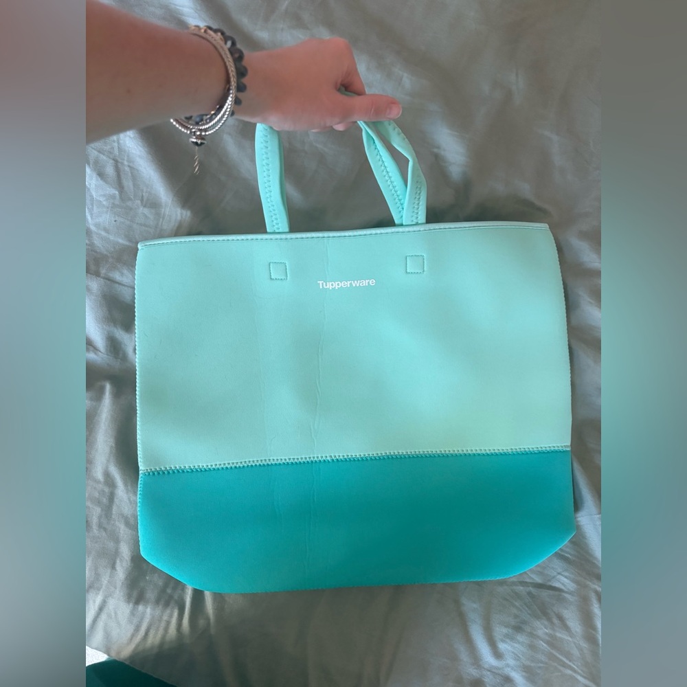 NWOT Tupperware tote